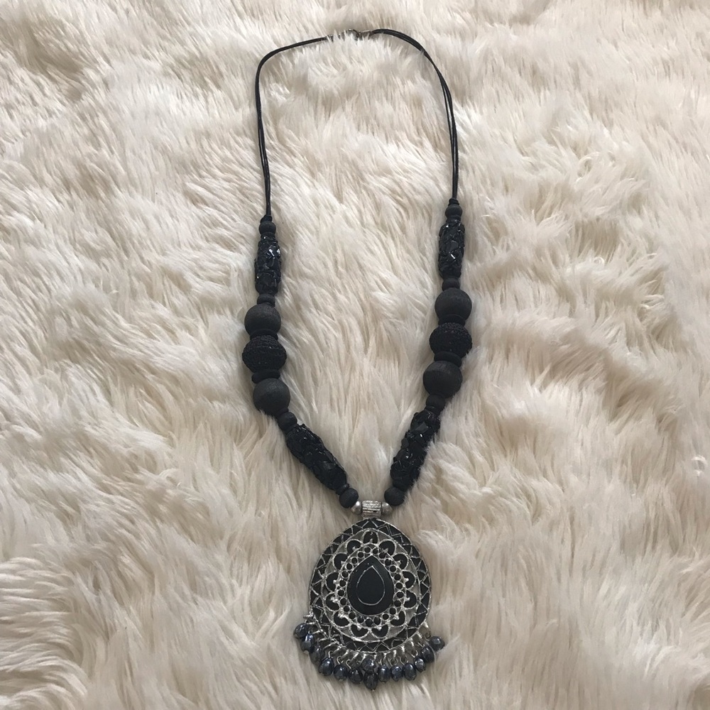 Medalion Necklace